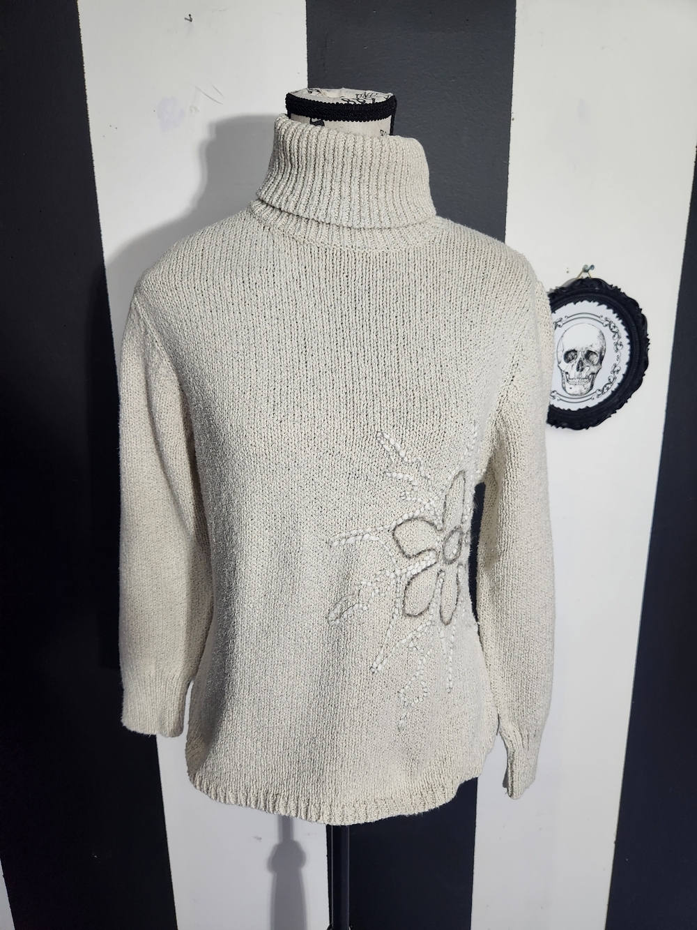 Woolrich Cream Turtleneck Sweater with Subtle Floral Knit
